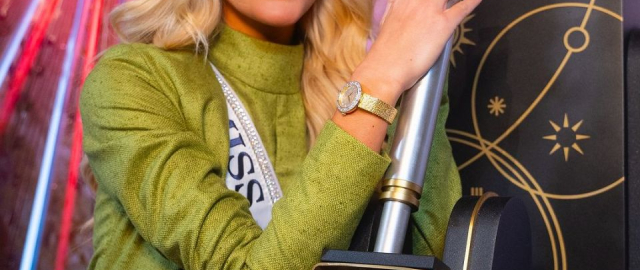 “Koinot go‘zali”dan tojni tortib olish talab qilinmoqda (foto) “Koinot go‘zali”dan tojni tortib olish talab qilinmoqda (foto)1