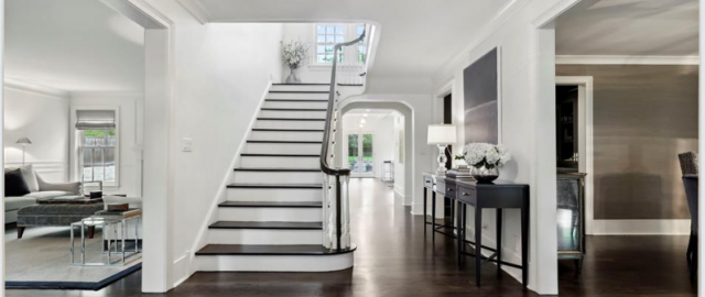 “Uyda yolg‘iz” filmidagi uy sotib yuborildi (foto) “Uyda yolg‘iz” filmidagi uy sotib yuborildi (foto)1