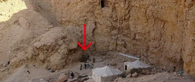 Misrda 100 yil ichida ilk bor fir’avn qabri topildi Misrda 100 yil ichida ilk bor fir’avn qabri topildi1