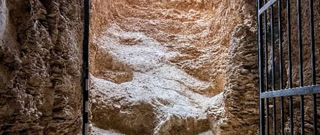 Misrda 100 yil ichida ilk bor fir’avn qabri topildi Misrda 100 yil ichida ilk bor fir’avn qabri topildi2