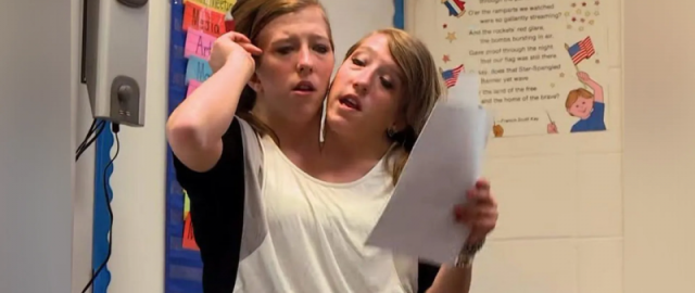 Ikki bosh bitta tana: eng matonatli 9 siam egizagi Ikki bosh bitta tana: eng matonatli 9 siam egizagi10