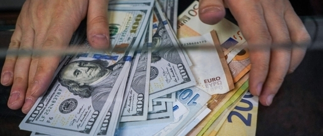 Dollar kursi keskin tushishdan so‘ng yana balandladi