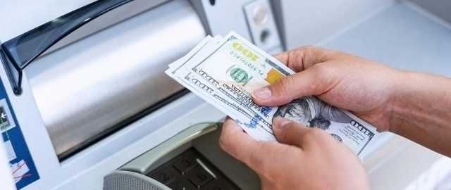 Dollar kursi yana balandladi
